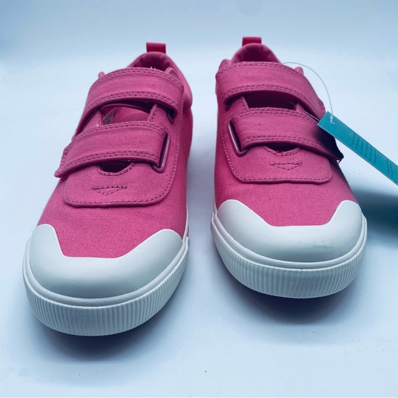 Toms Shoes Toms Doeheny
Bubblegum Pink Canvas Sneakers - Picture 6 of 13